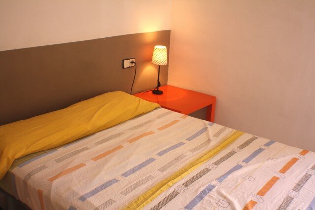 Parallel 2, Very Bright and well located next to the metro